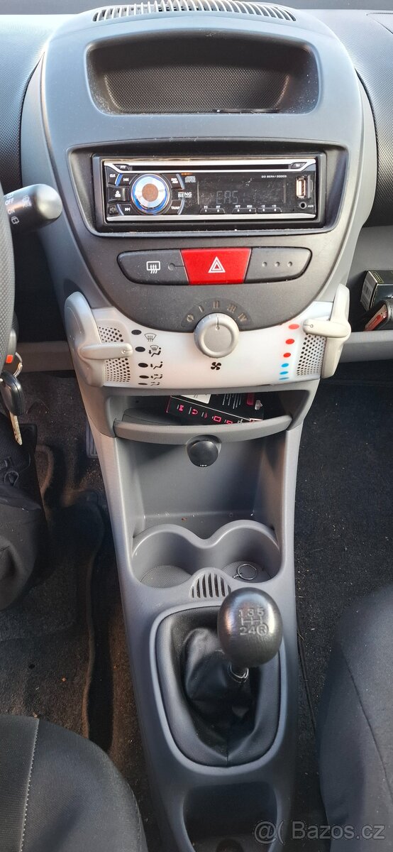 Toyota AYGO 1.0i 50kw - 9