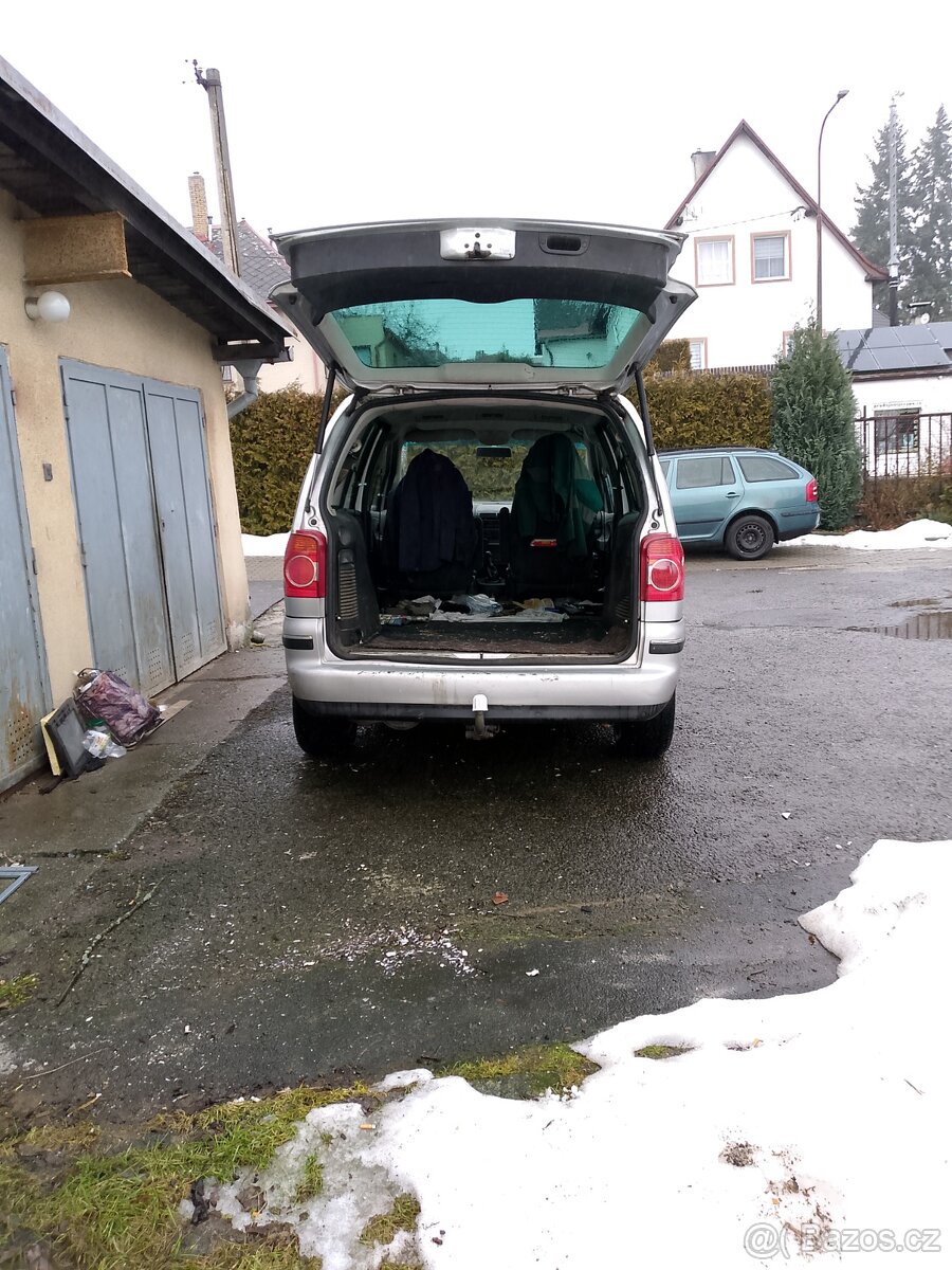 PRODÁM VOLKSWAGEN SHARAN 2005 - 9