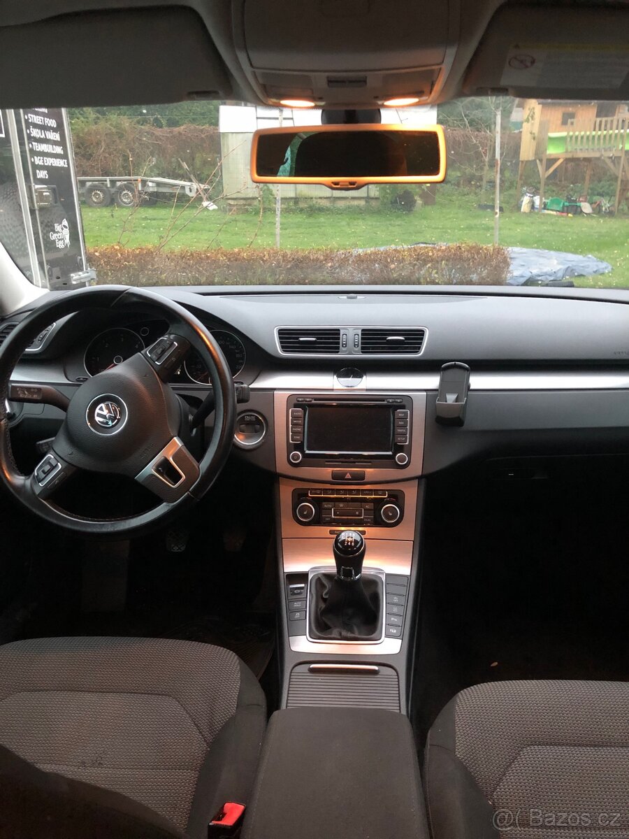 Volkswagen Passat B7 2.0 TDI Combi - 9