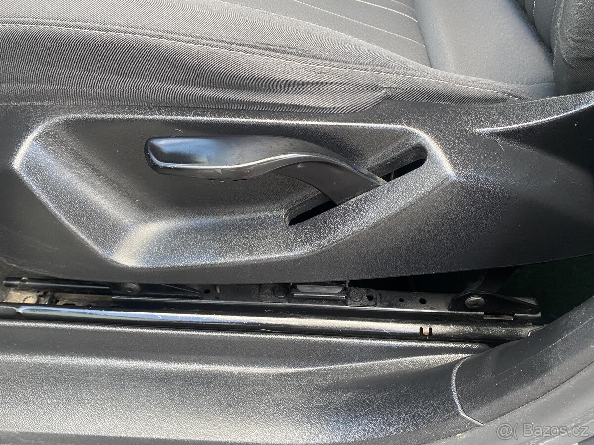 Seat Altea 1.6 TDi , 77 kW nafta, 2013 - 9