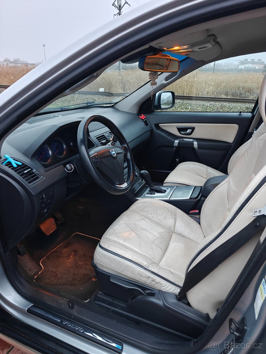 Volvo XC90 2.4D AWD - 9