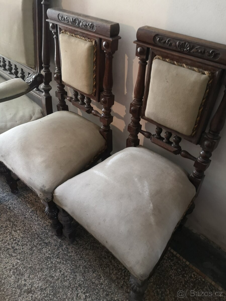 Starožitná renesanční sada, k renovaci - 9