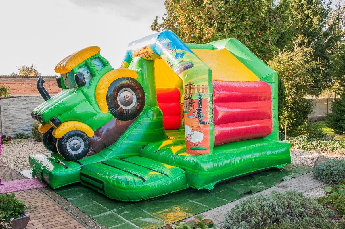 SKÁKACÍ HRAD DO INTERIÉRU 🏰 2.900,- CELÝ VÍKEND - 9