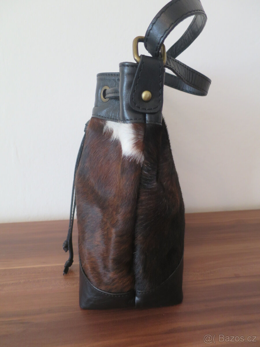 Nová kožená kabelka se srstí (Itálie) - 9