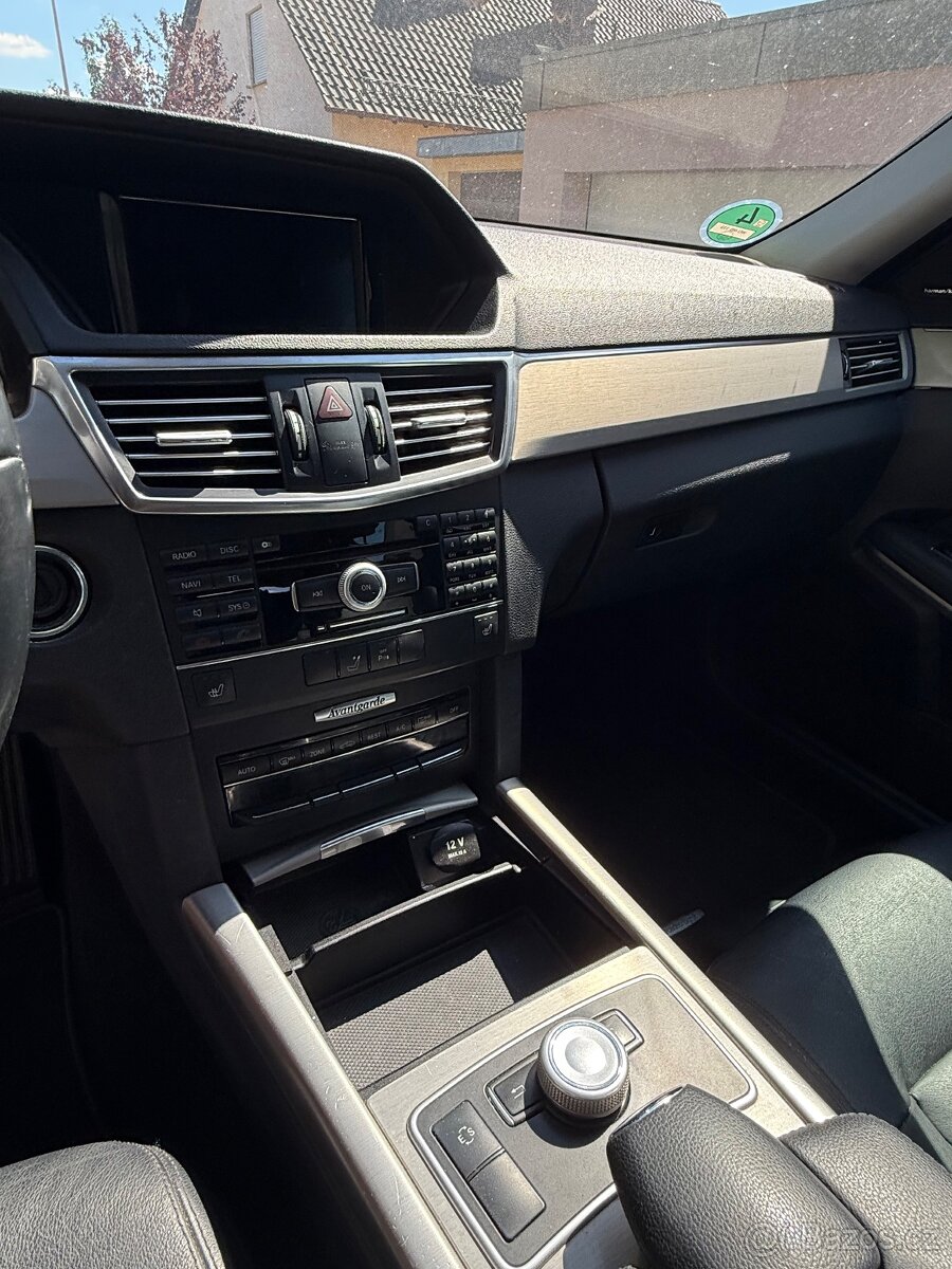 Mercedes benz E212 E220,350 cdi rok 2012 - 9