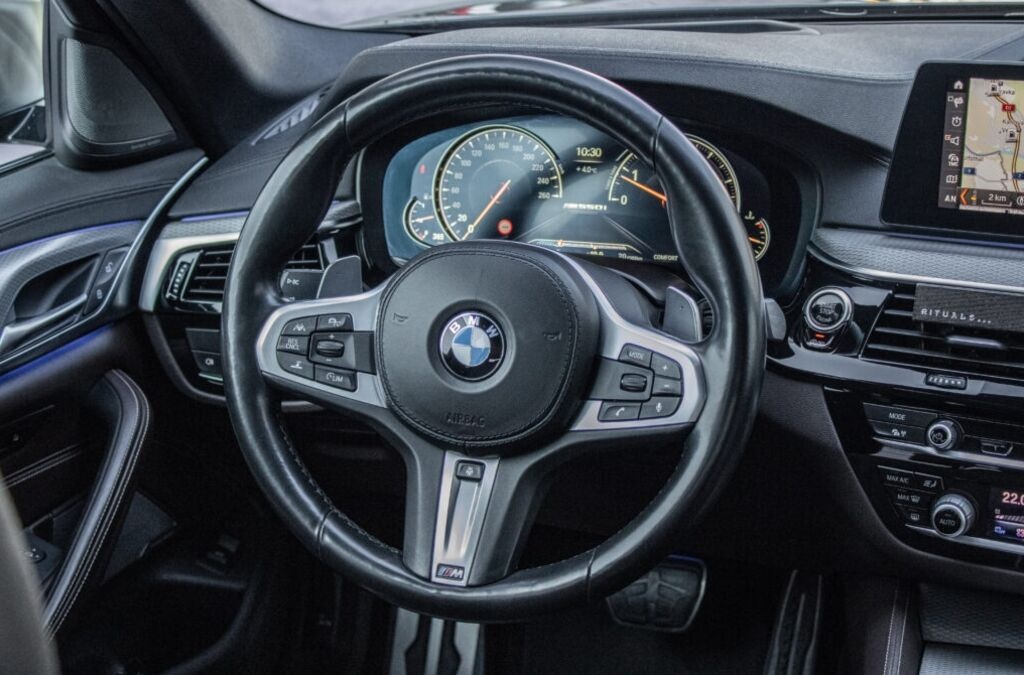 BMW Rad 5-M550i xDrive AT/8 - 9