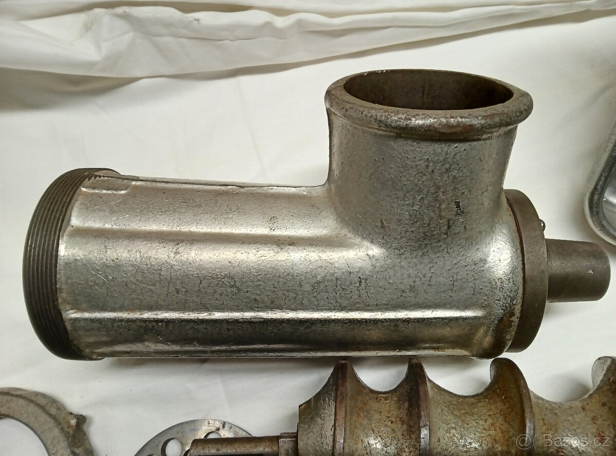 Mlýnek na maso alba Re 22 - 9