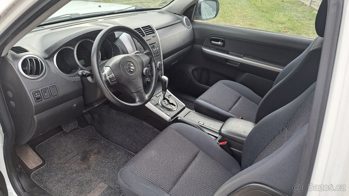 Suzuki Grand Vitara 2.4i Comfort 122kw, automat, 86000 km - 9