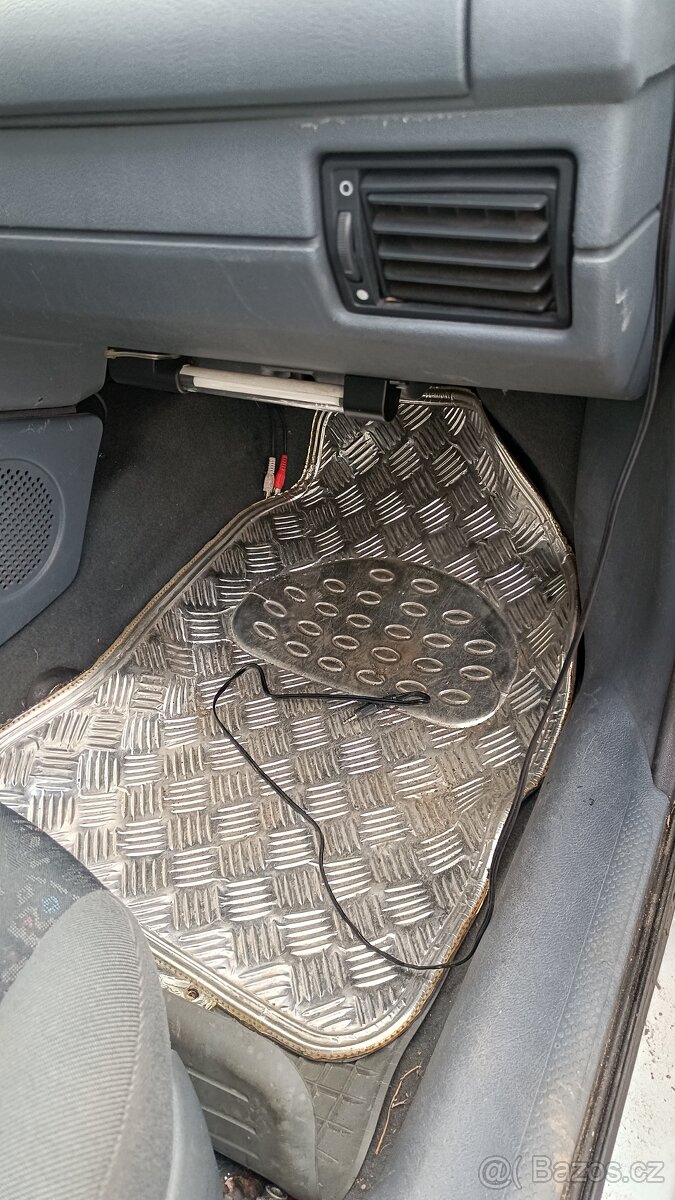 Náhradní díly na Felicia - 9