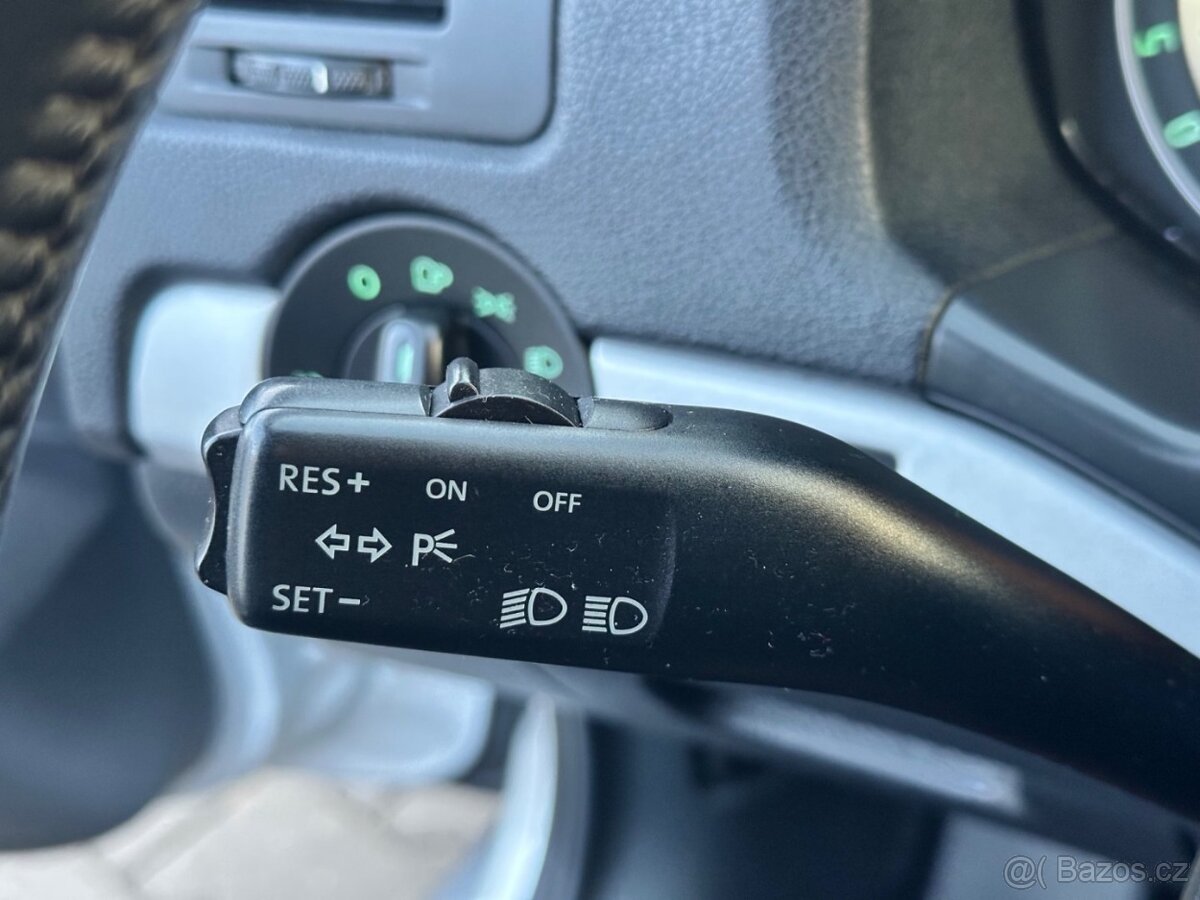 Škoda Octavia 2.0TFSi RS, MOC PĚKNÝ STAV - 9