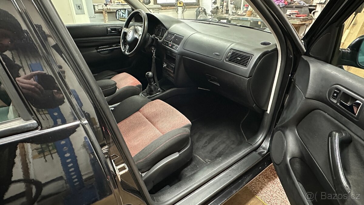 VW Golf 4 Variant 1.6 SR r.v. 2000 - 9