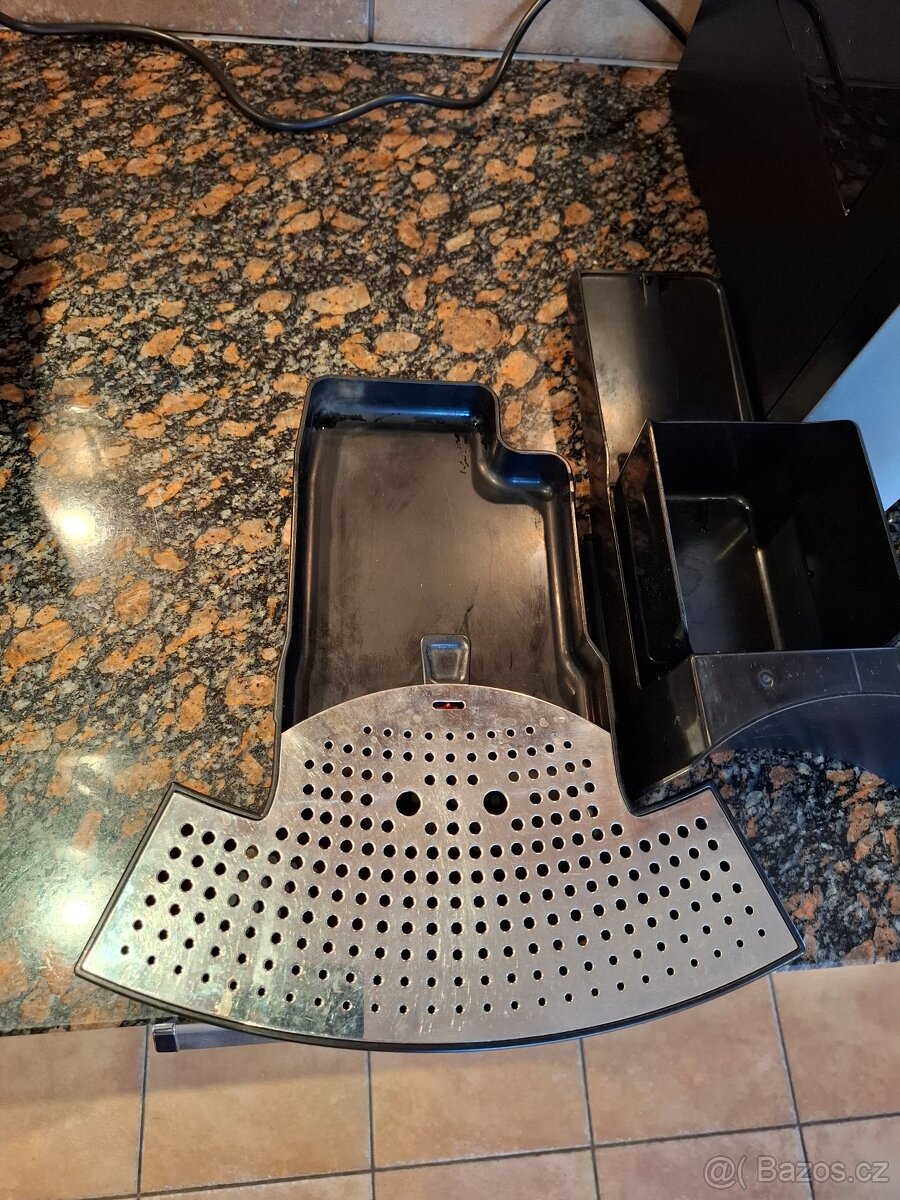 PRODÁM AUTOMATICKÝ KÁVOVAR ŠVÝCARSKÉ ZN. JURA IMPRESSA F90 - 9