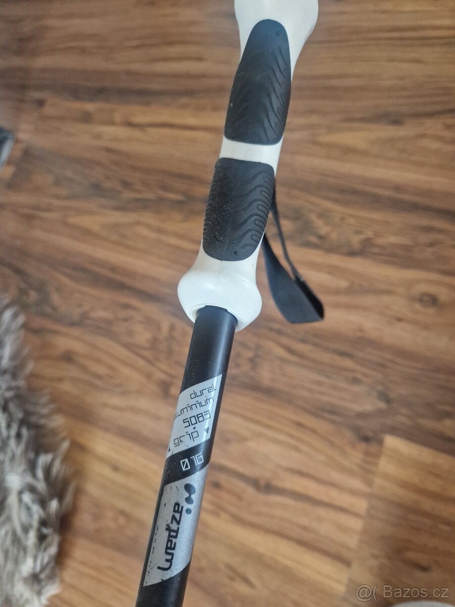 Nabízím dívčí lyže Rossignol vel 130 s vázáním a hůlkami - 9