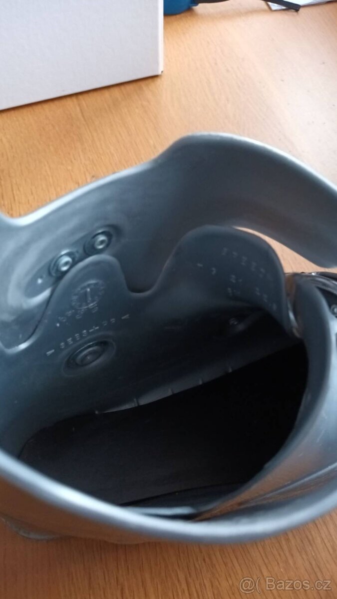 Lyžáky/přeskáče MUNARI, vel. cca 33, 34 - 9