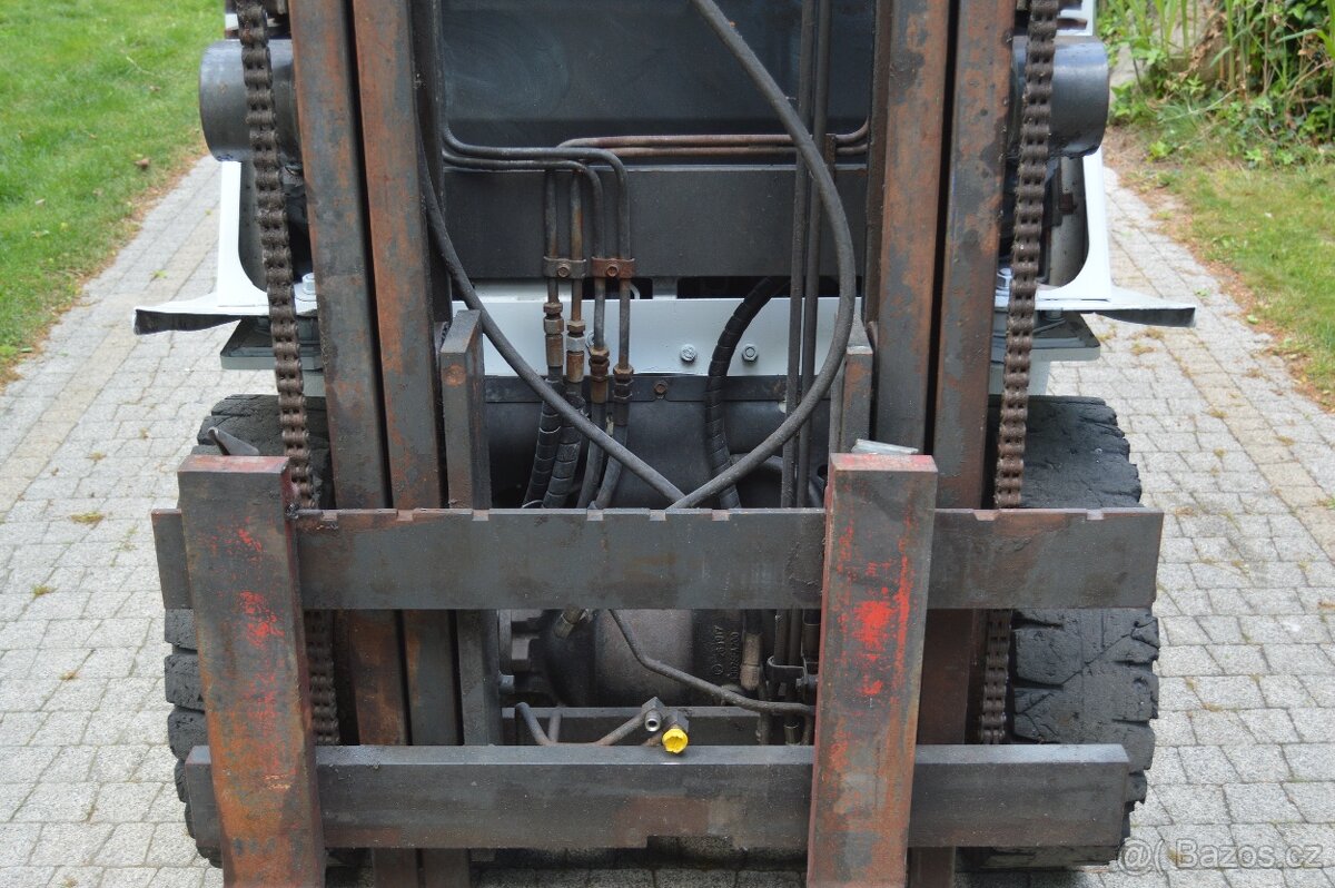 Vysokozdvižný vozík Nissan 25 2018 2,5t Unicarriers Diesel D - 9