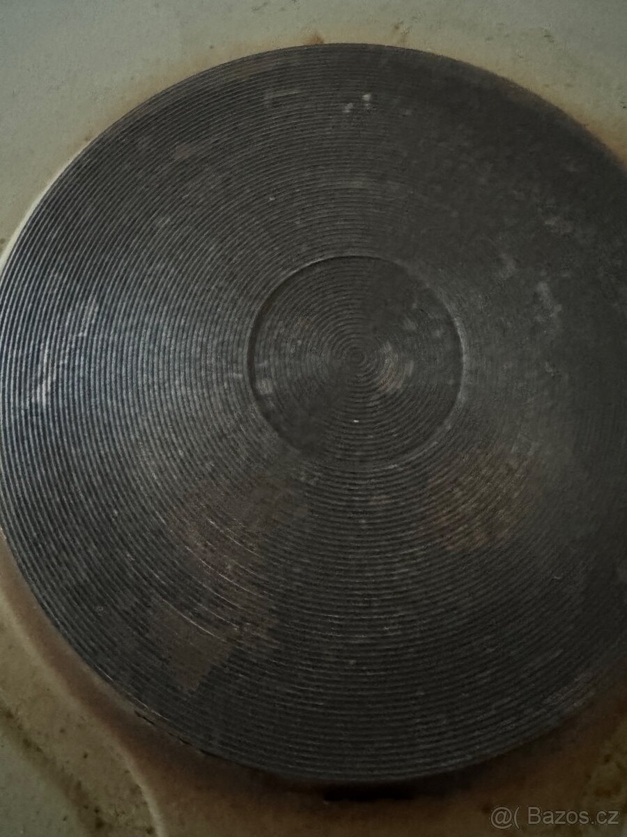 Dvouplotýnka s troubou - 9