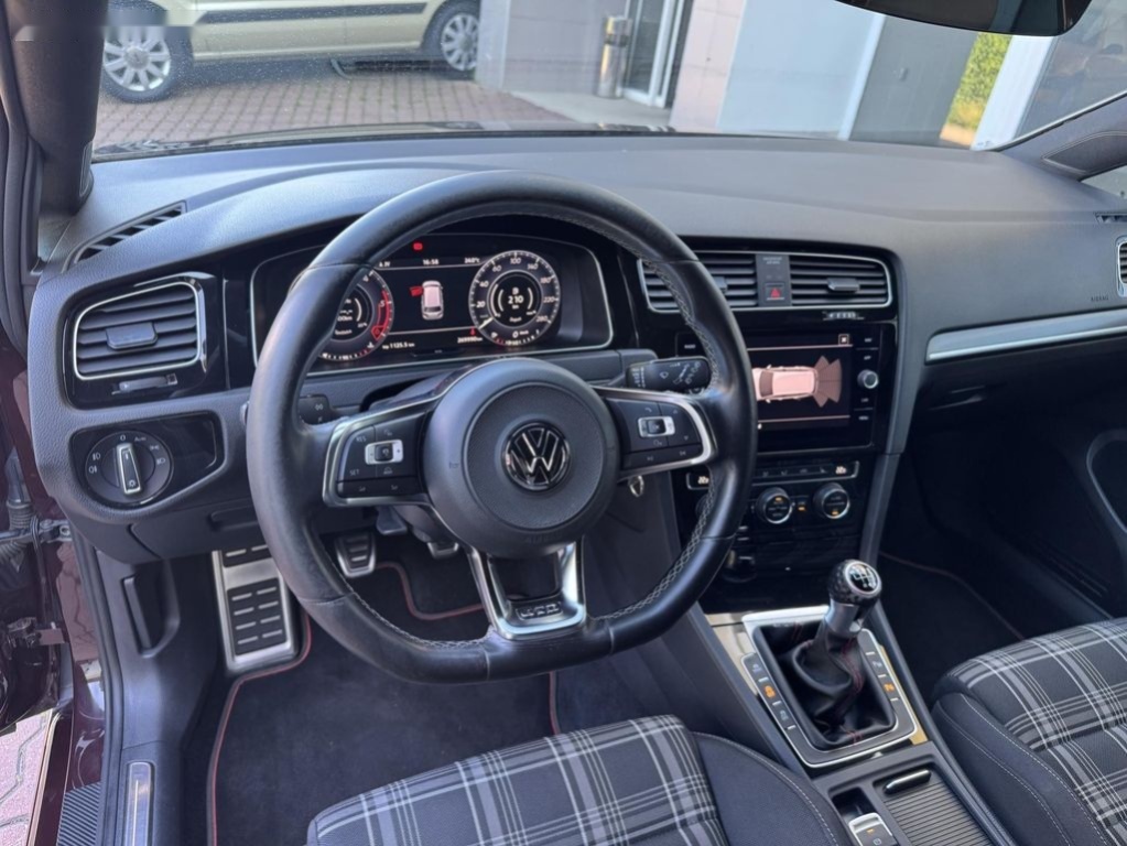 Volkswagen Golf,GTD 135kW - 9