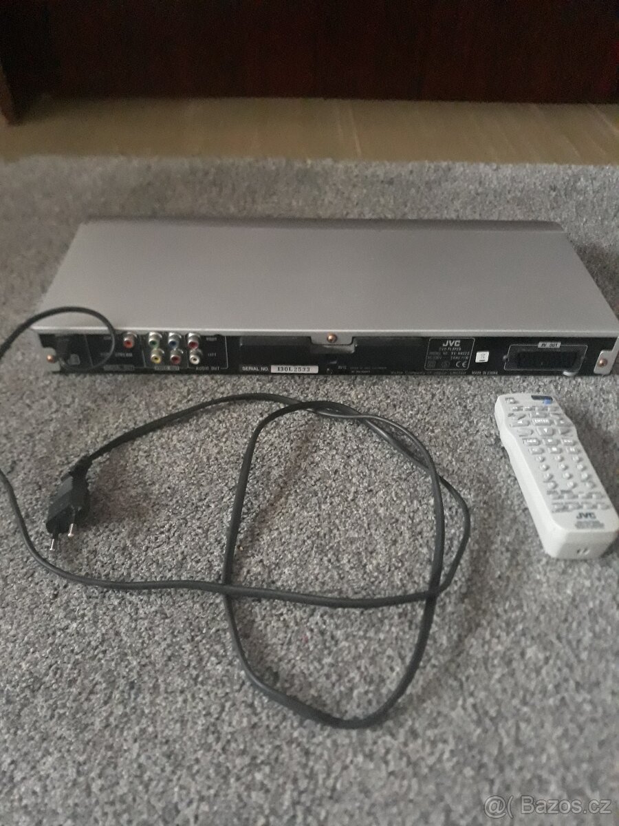 DVD PŘEHRAVAČ ZN. JVC S OVLADAČEM 220 V. - 9