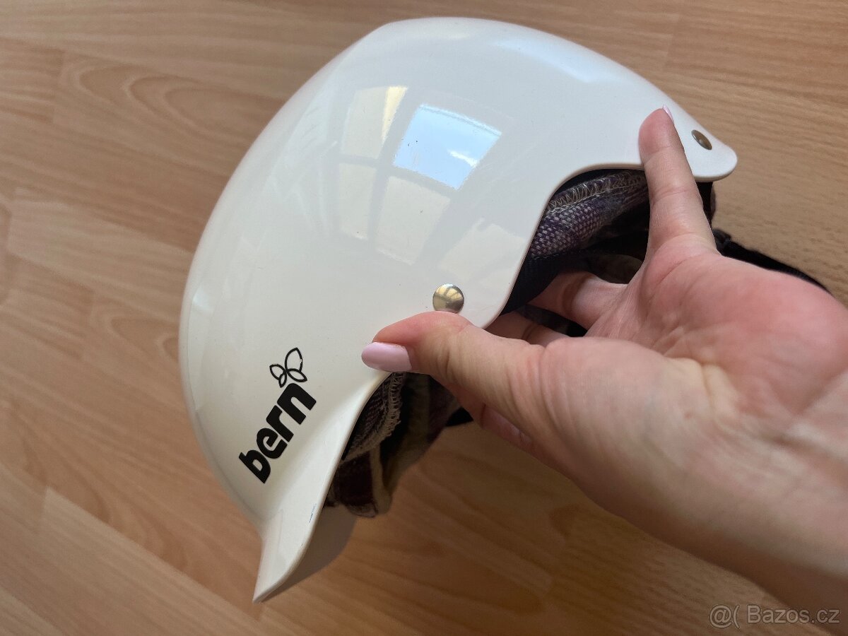 Snowboardová helma Bern - 9