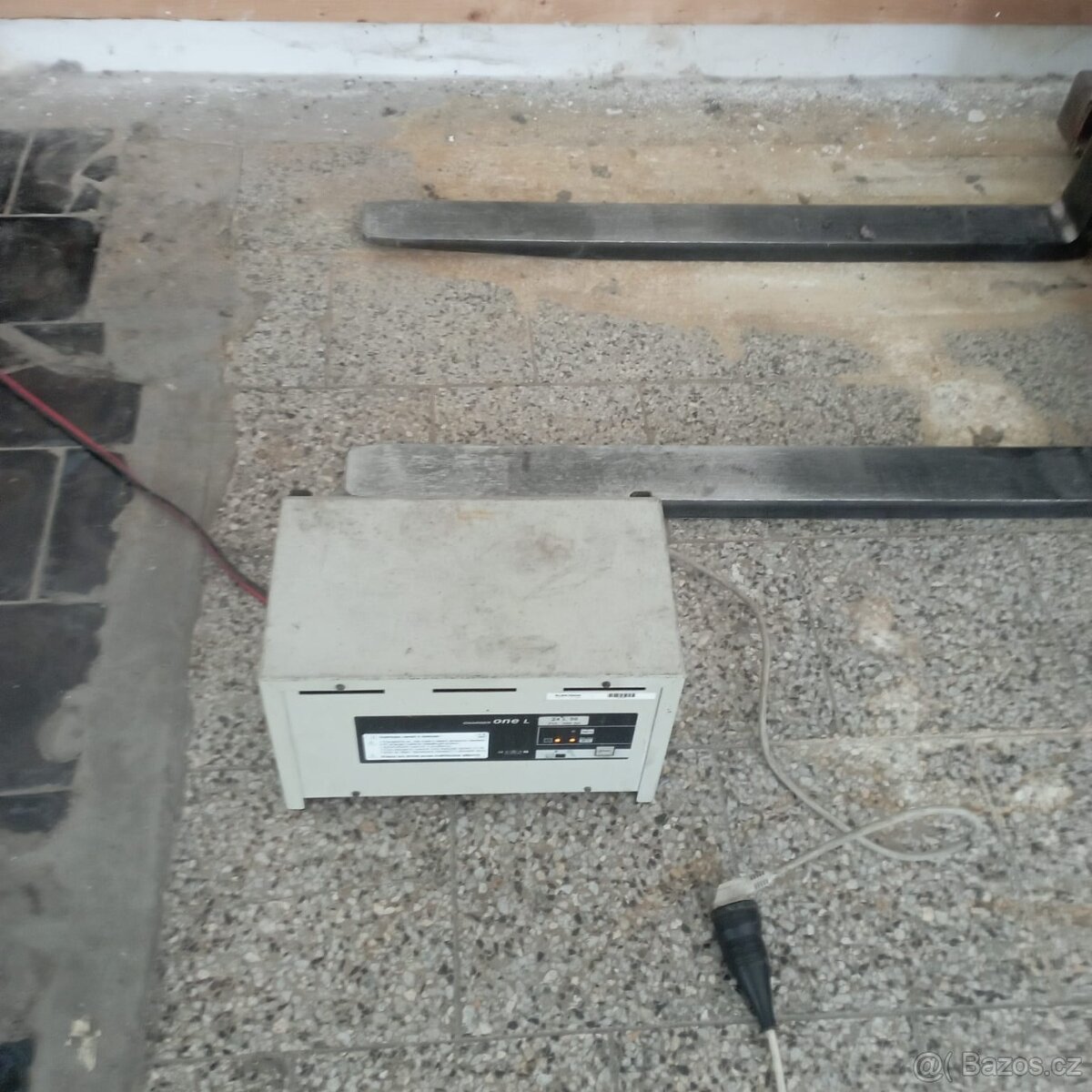 Ruční vysokozdvižný elektrický vozík BT RWE 120 - 9