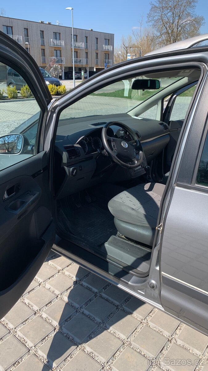VW Sharan 2005 1.9TDI ASZ 96kw 7 místné - 9