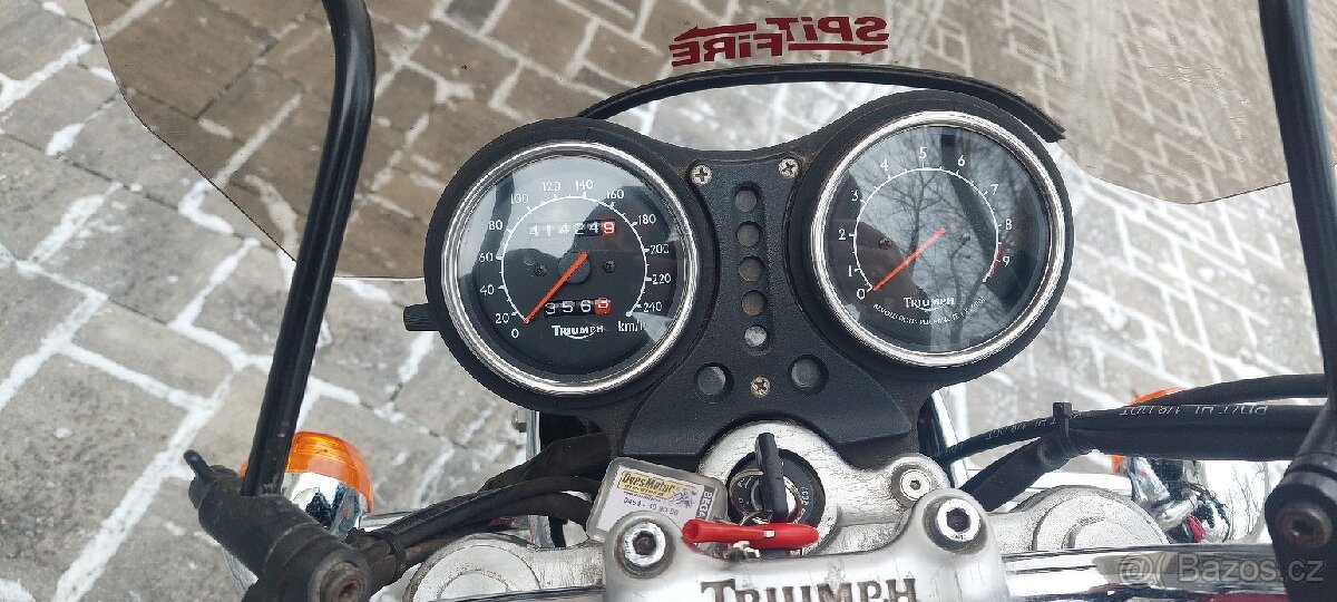 Triumph Legend - 9