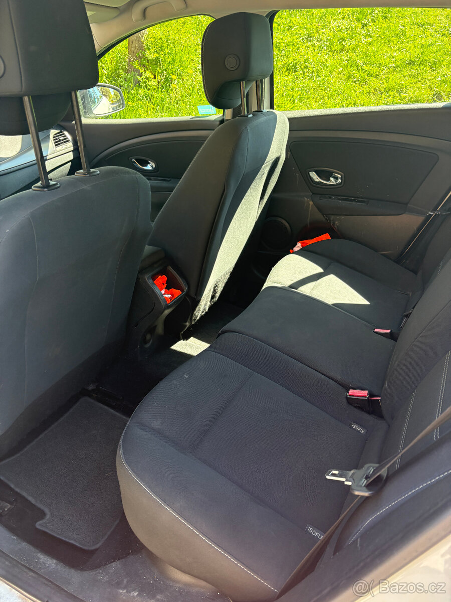 Renault Megane 1.5 dCi - 9