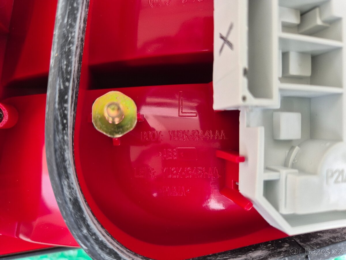 Škoda Fabia světlo pravé + levé zadní 6Y9945095 - 9