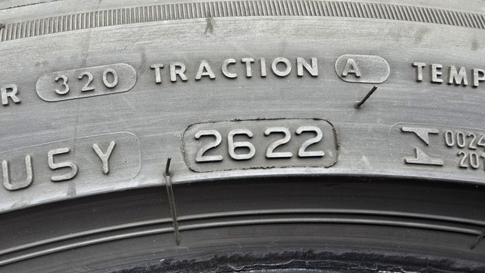 Letní pneu 245/45/19 Bridgestone - 9