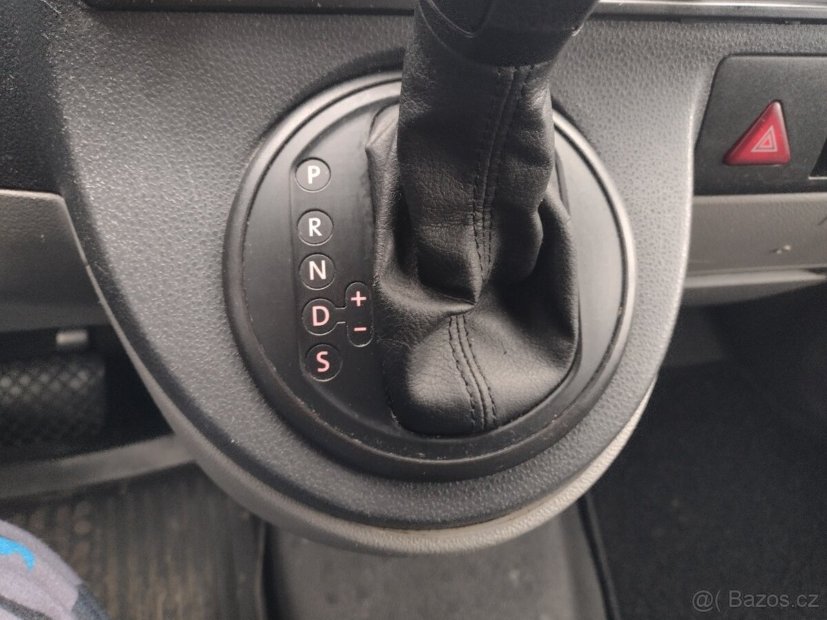 Volkswagen Transporter T5 2.0TDI DSG - 9