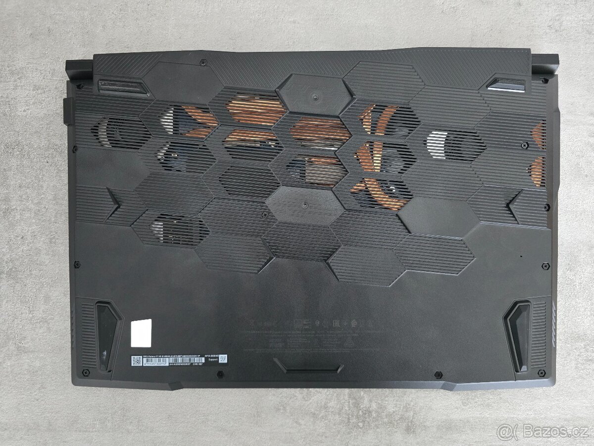 Herní notebook MSI Katana 17 - RTX 5070/32GB RAM/i7 - 9