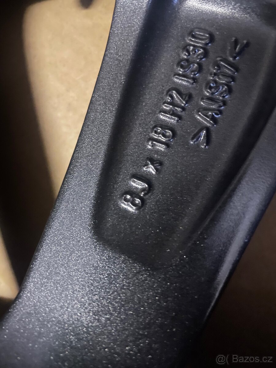 Orig zimni bmw 5 G30 G31 style 684 + 245/45/18 90% - 9