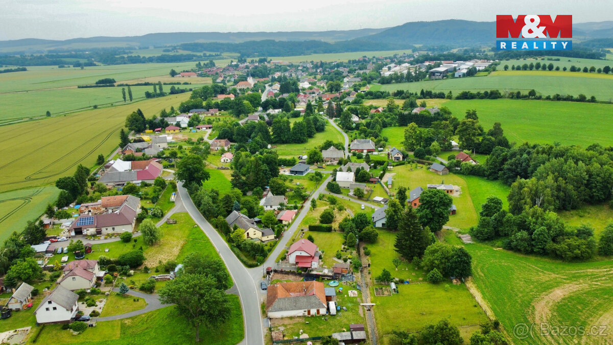 Prodej pozemku k bydlení, 758 m², Kunčina - 9