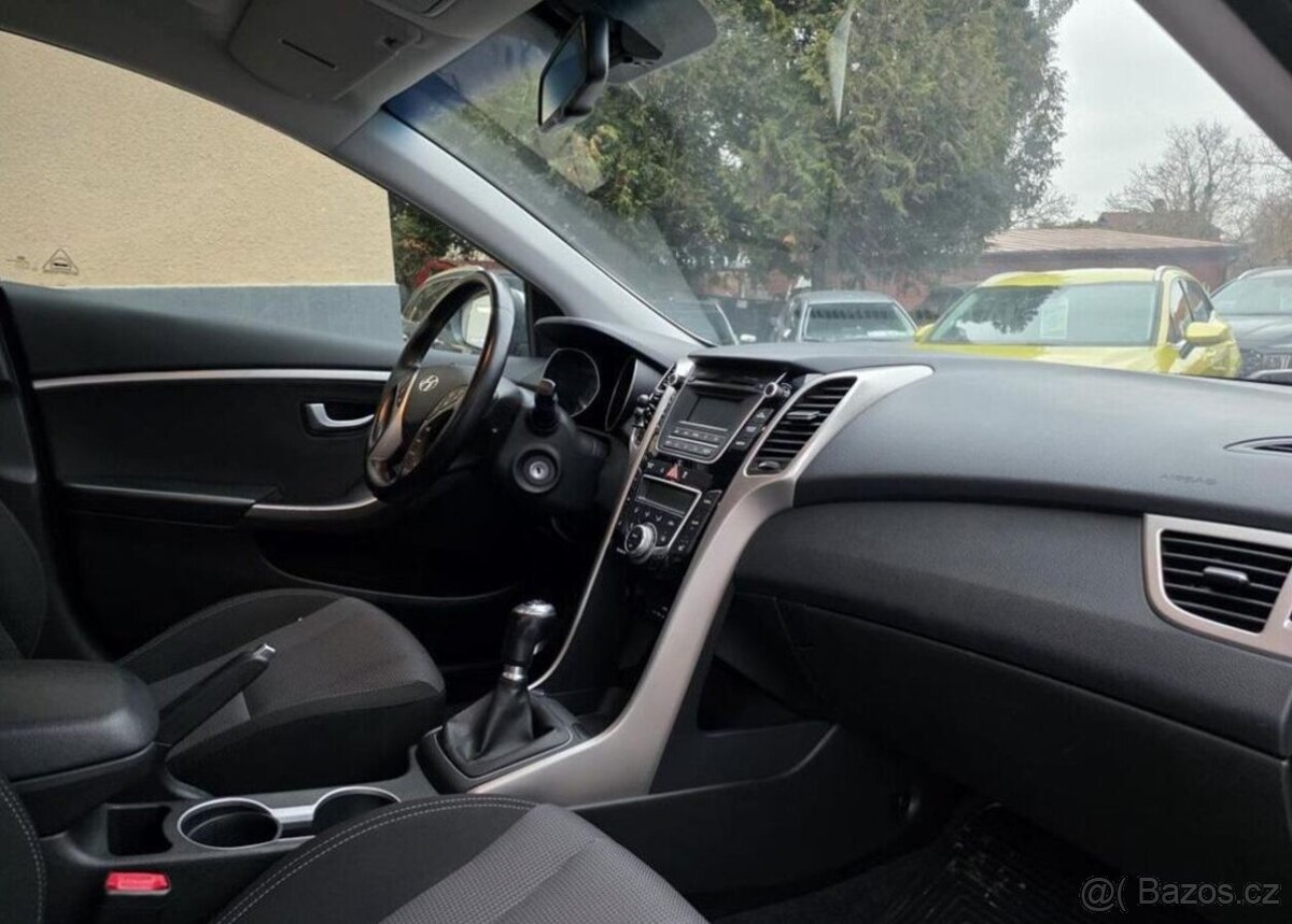 Hyundai i30 1.6-VYHŘÍVANÝ VOLANT+SEDADLA - 9