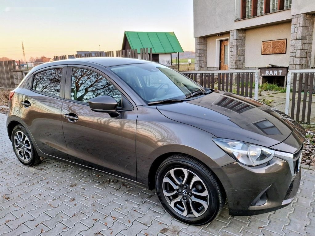 Mazda 2,1.5 benzin 66 kw max. výbava - 9