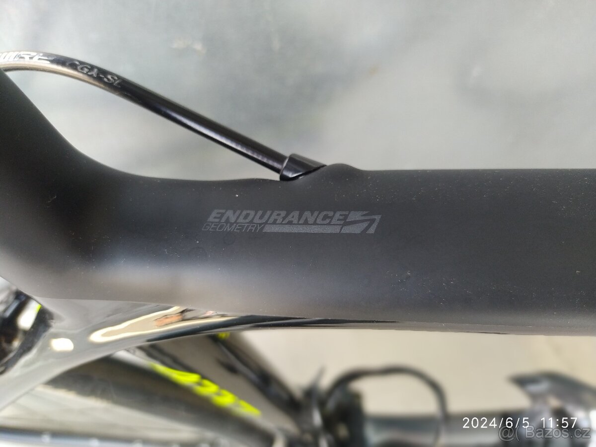 Prodám silniční carbon kolo Scott - 9