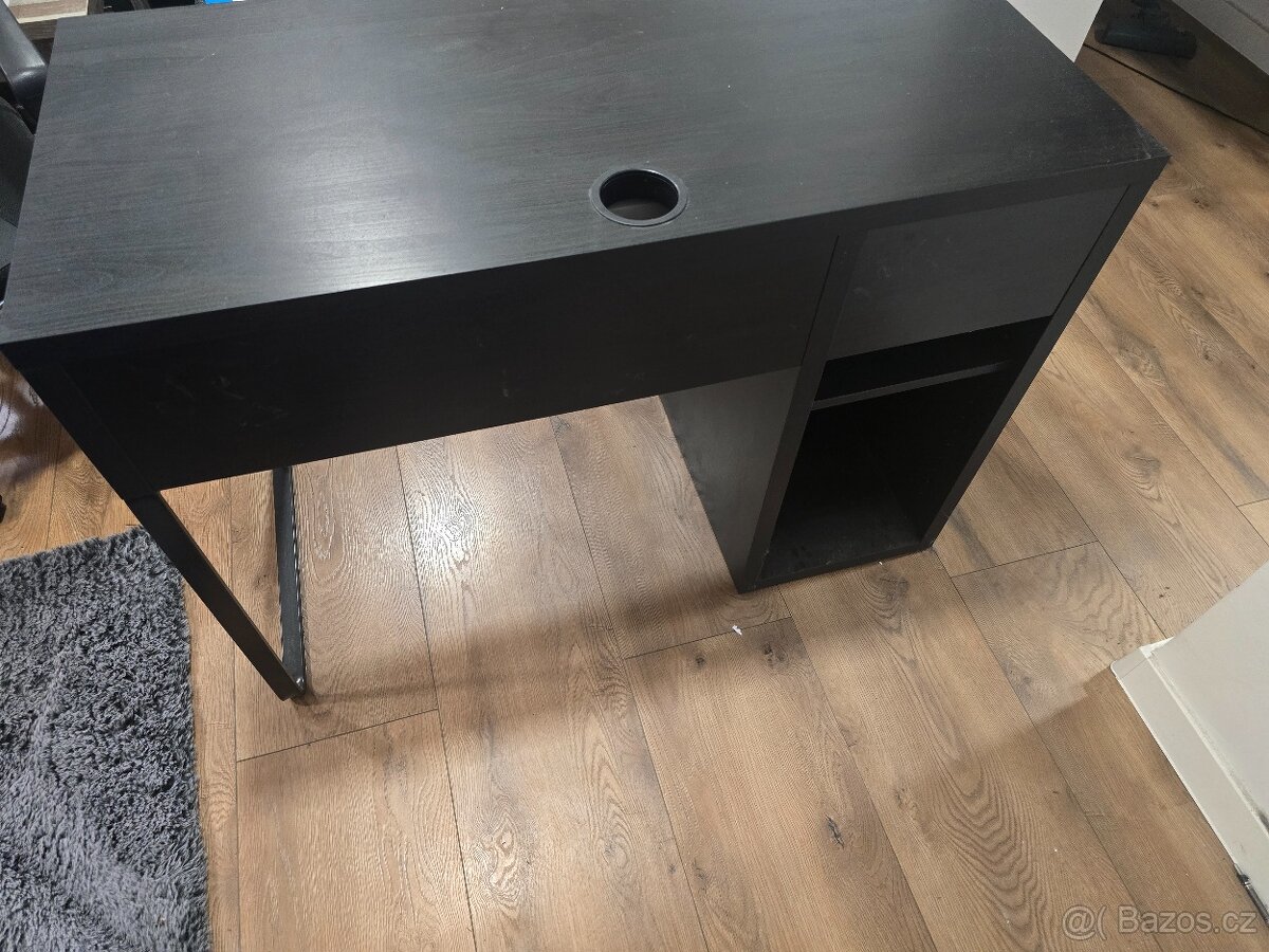 PC / pracovní stůl – levně - 9