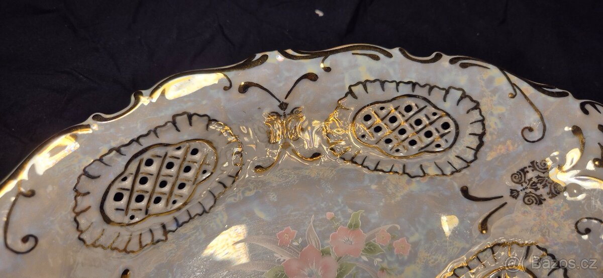 Porcelánová mísa,prořezávané vzory ,zlacené linie - 9
