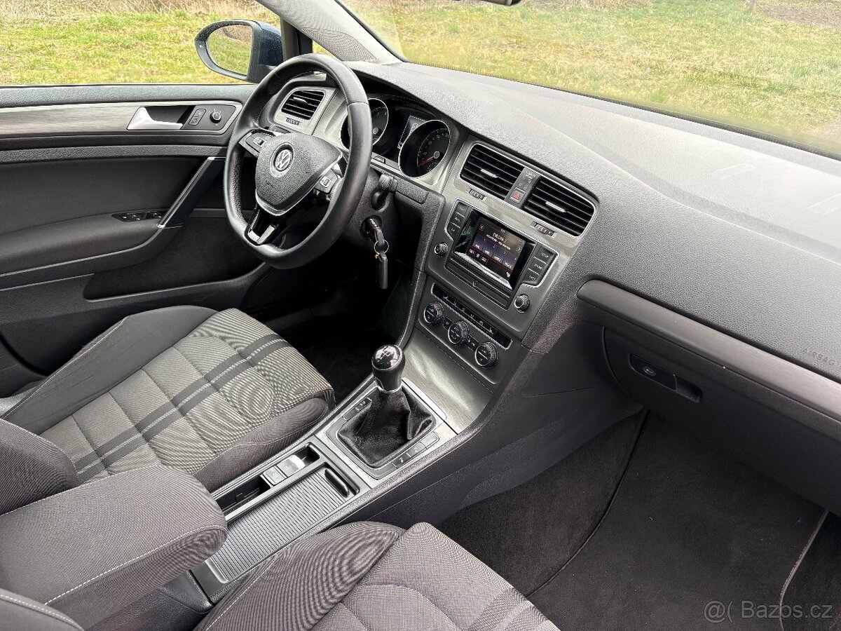 Volkswagen Golf 7 1.2TSI ,nová STK - 9