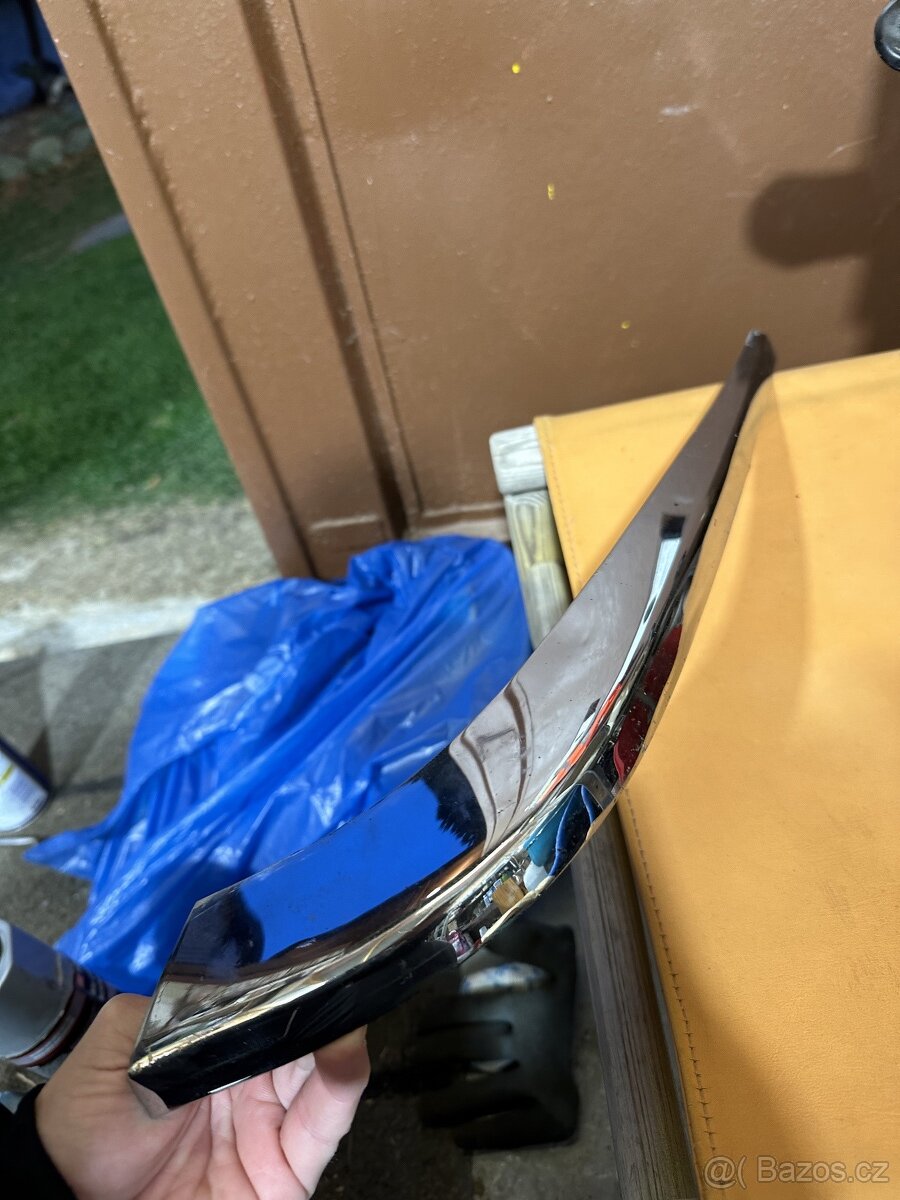 Lišta nárazníku levá strana Bmw e24 635, 633, 628 - 9