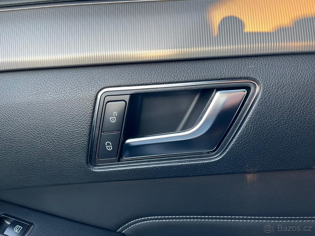 Mercedes-Benz Třídy E, Mercedes-Benz Třídy E, 250 GCI - 9