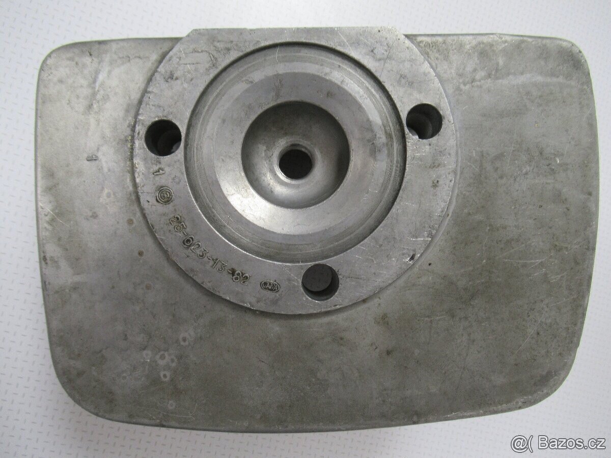 JAWA 250/623 UŘ Bizon - nová hlava (pravá) - 9