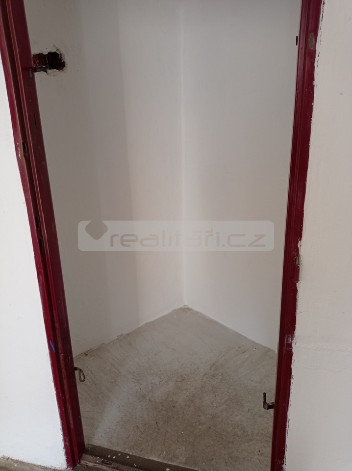 Pronájem dvougaráže v Nepomuku - 9