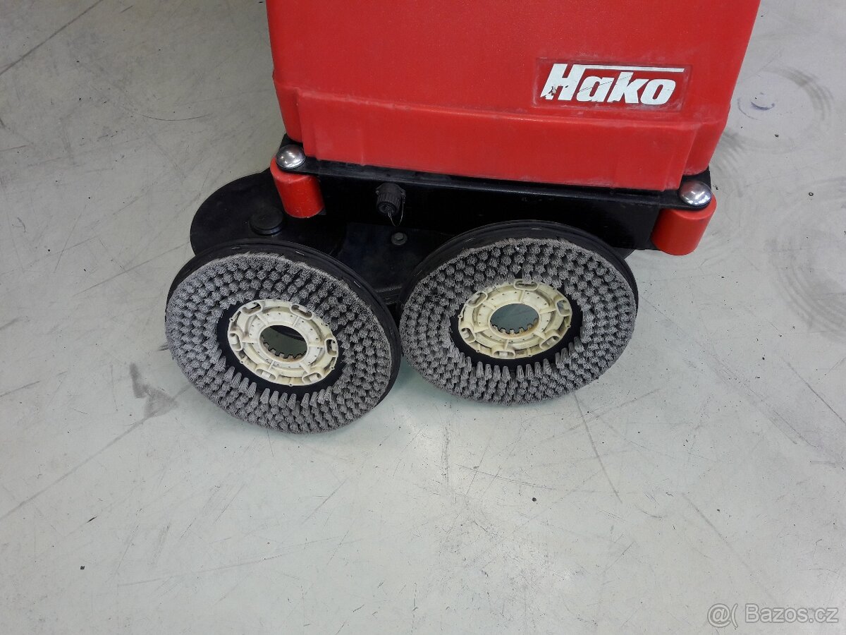 Podlahový mycí stroj Hako B 650 s vl. pojezdem - 9