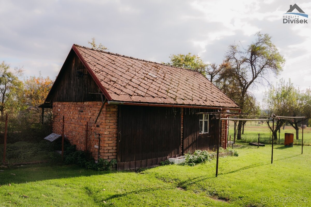 SLEVA - Prodej rodinného domu na polosamotě - 9