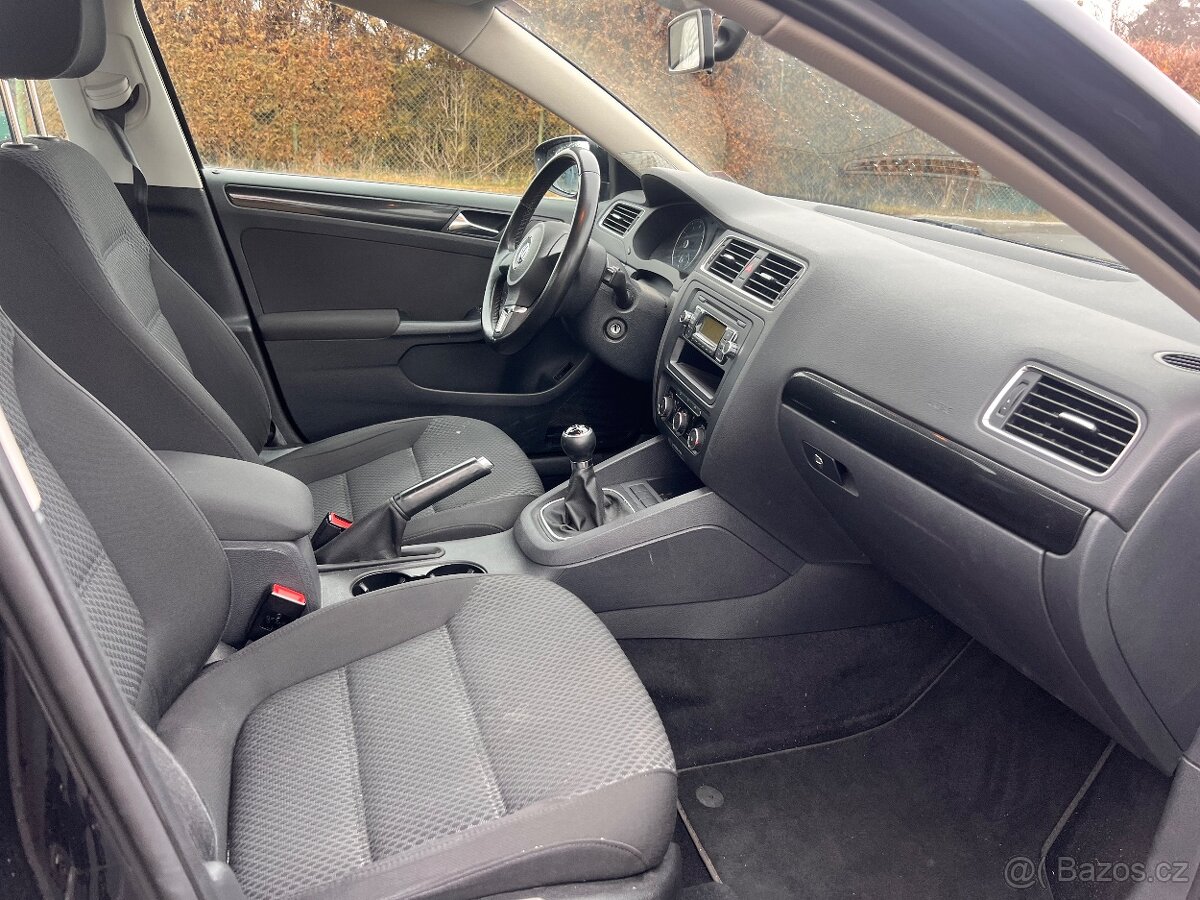 Volkswagen Jetta - 9