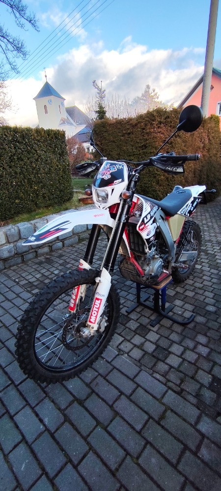 Enduro AJP PR5 250 - 9