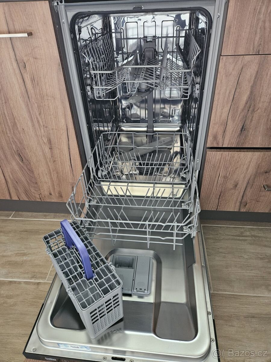 Vestavná myčka Beko 45 cm - 9