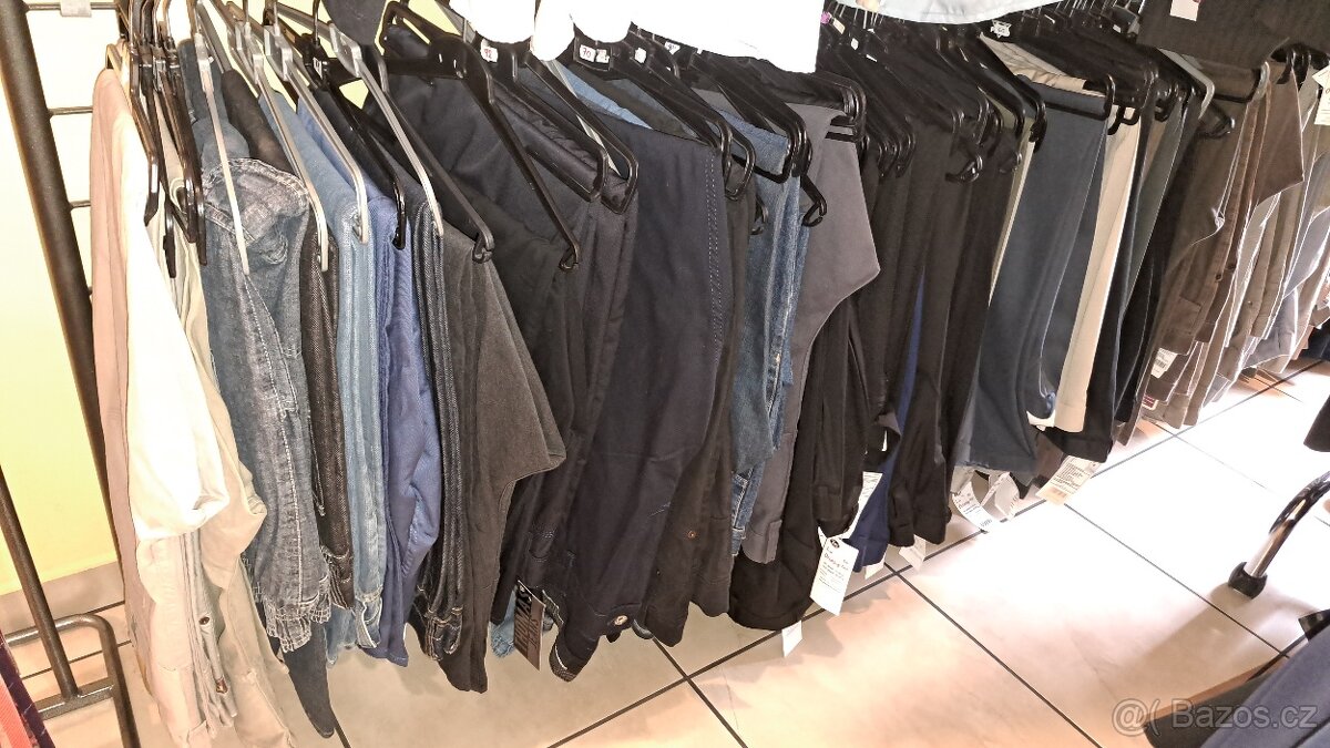 Nabízí se sklad oděvů - 9