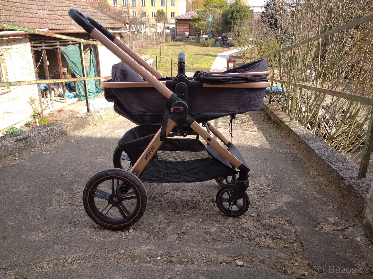 Použitý kočárek výborný stav - 9
